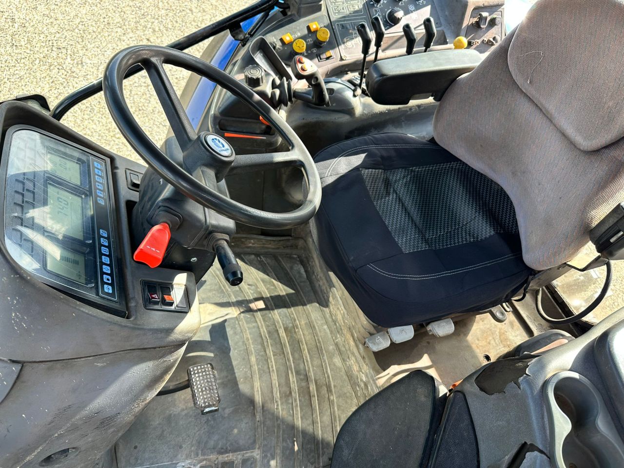 TE KOOP: Zeer nette NEW HOLLAND TM165
