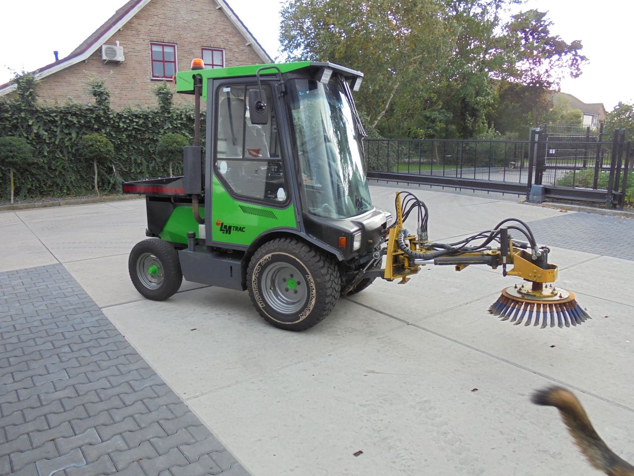 LM trac 286 onkruidborstel