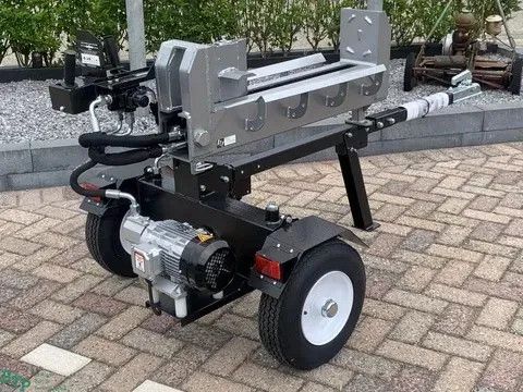 Veel houtklovers houtklievers kloofmachines op voorraad bij BTP!