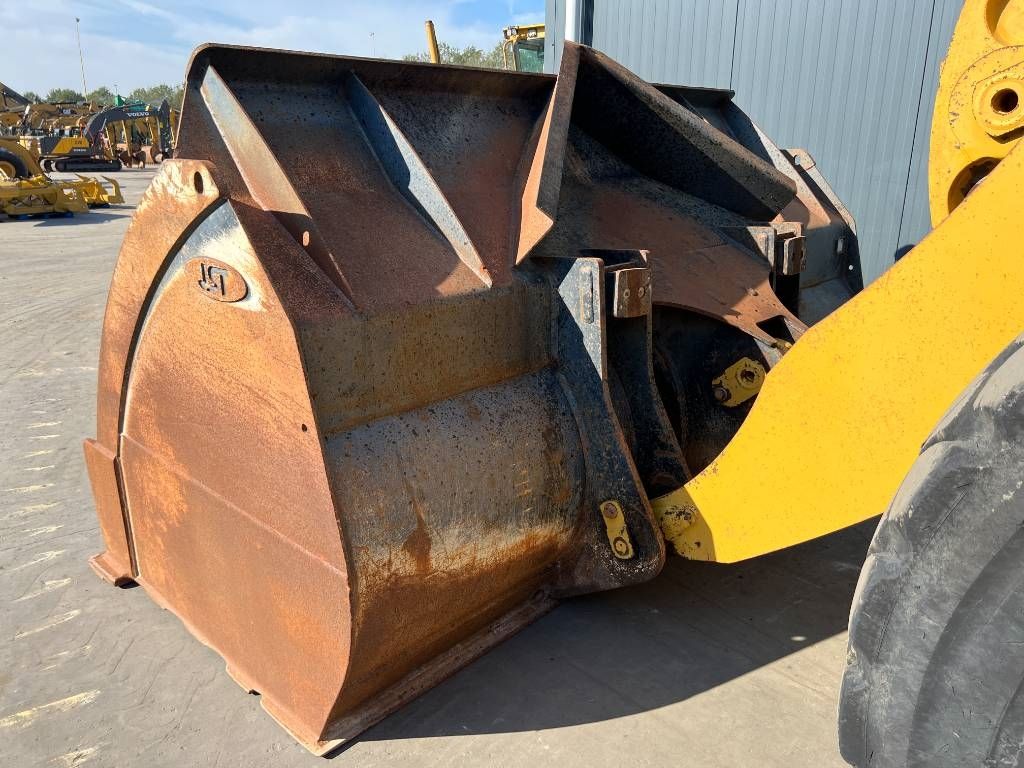 CAT 972M