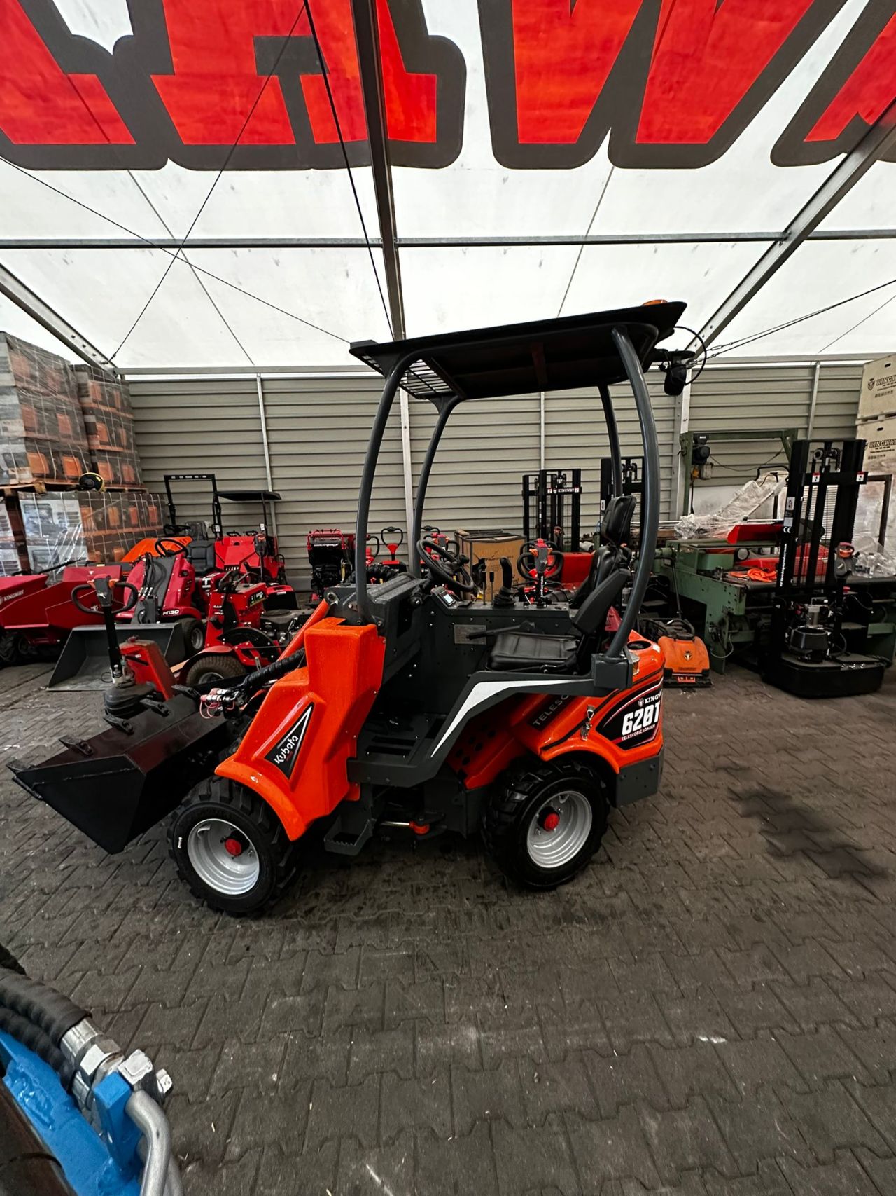 Telescoop lader, wiellader, kniklader, shovel Kingway 620T Kubot