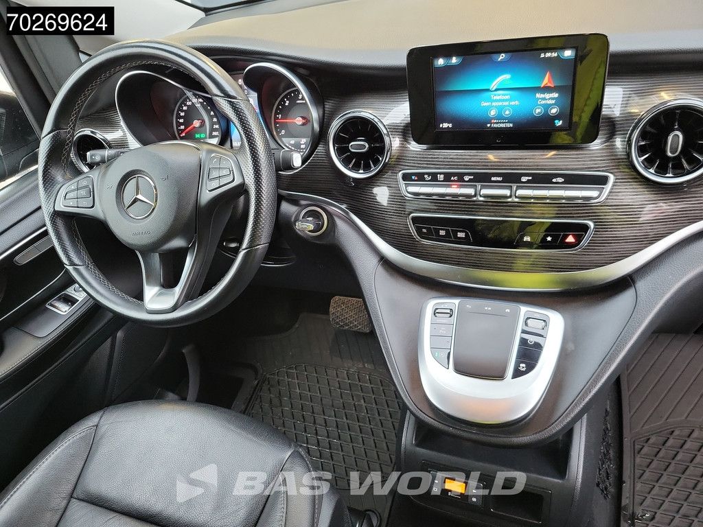 Mercedes V-Klasse 220 Ex.BPM/BTW Automaat Personenvervoer 7-Persoons L2H1 Trekhaak LED Navi Leder Airco Cruise Camera CarPlay Parkeersensoren Standkachel Euro6 Taxi TV Passenger Transport A/C Double cabin Towbar Cruise control
