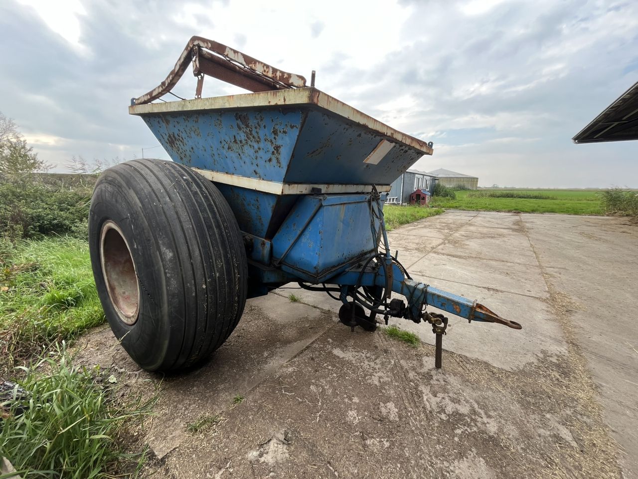 Zand doseerwagen/bezandingsamchine