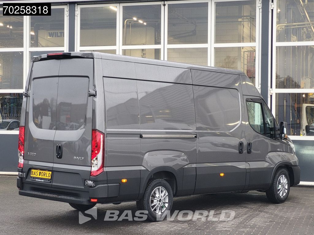 Iveco Daily 35S21 3.0L Automaat 210PK L2H2 2025-Model 3,5t Trekvermogen ACC LED CarPlay Camera Parkeersensoren Velgen Euro6 L2 12m3 Klima