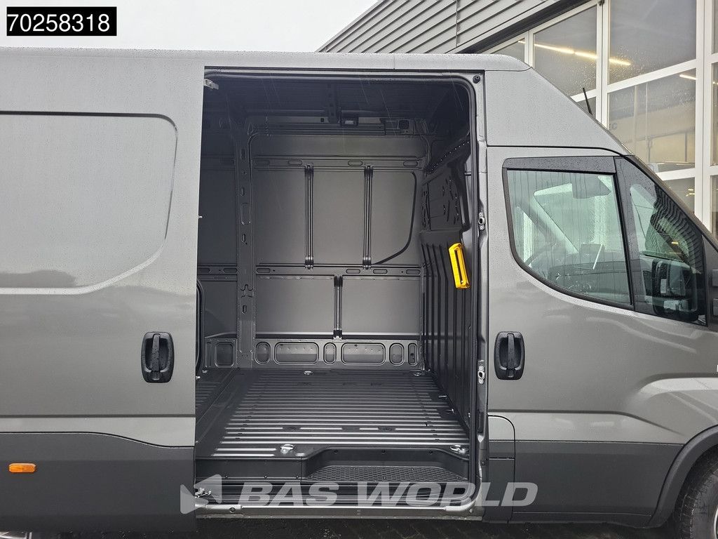 Iveco Daily 35S21 3.0L Automaat 210PK L2H2 2025-Model 3,5t Trekvermogen ACC LED CarPlay Camera Parkeersensoren Velgen Euro6 L2 12m3 Klima