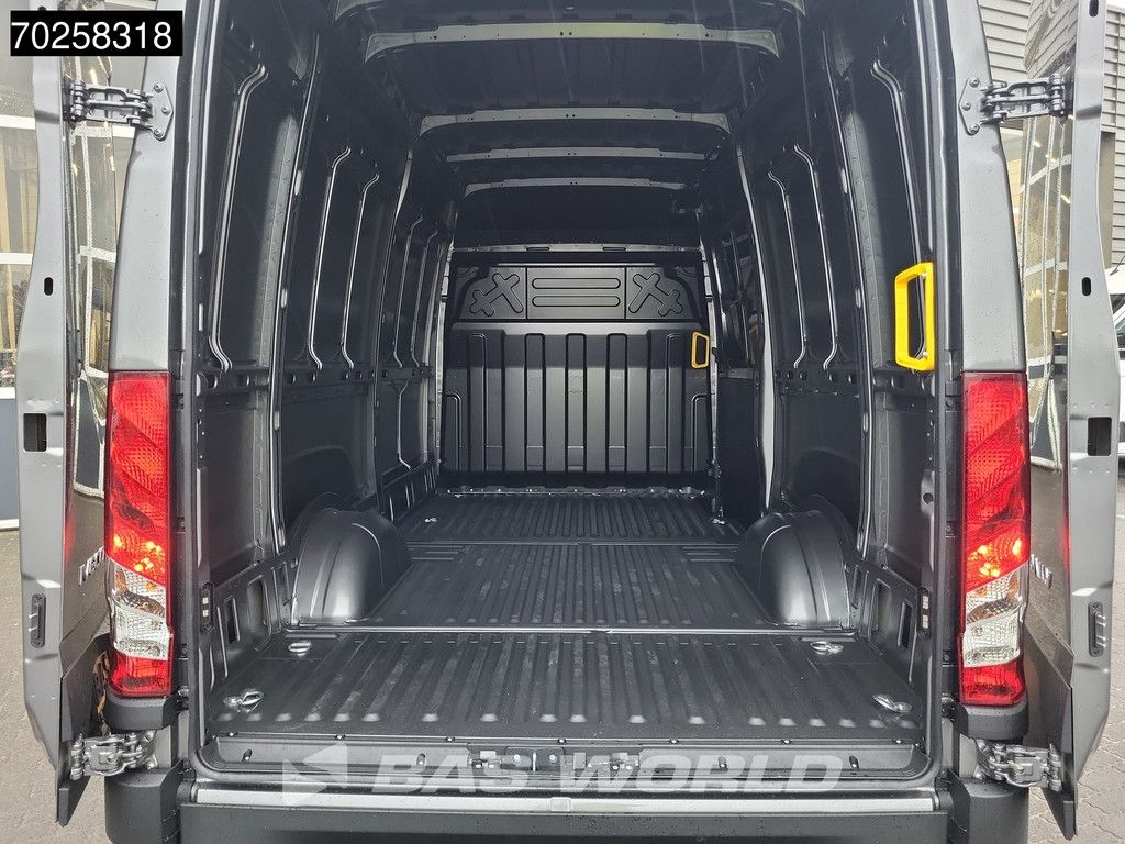Iveco Daily 35S21 3.0L Automaat 210PK L2H2 2025-Model 3,5t Trekvermogen ACC LED CarPlay Camera Parkeersensoren Velgen Euro6 L2 12m3 Klima
