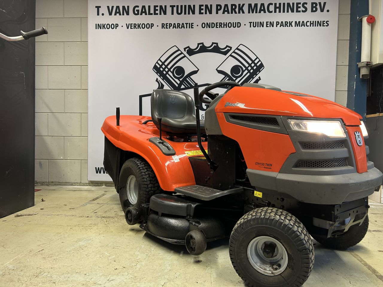Husqvarna CTH150 2cil Zitmaaier