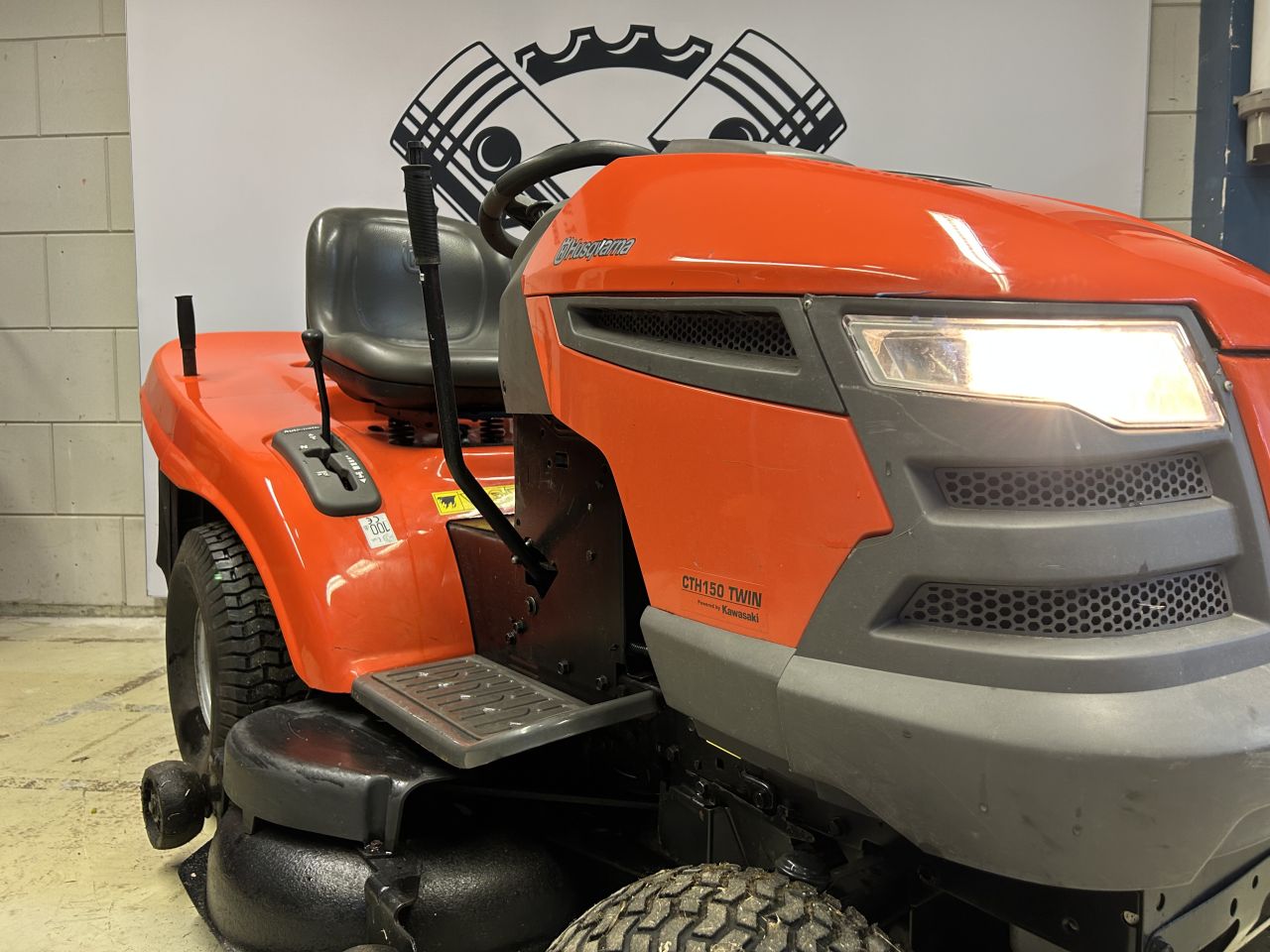 Husqvarna CTH150 2cil Zitmaaier