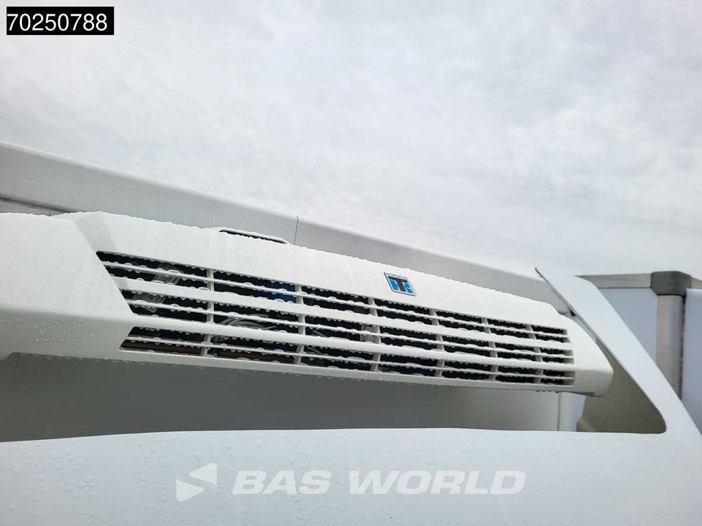 Mercedes Sprinter 317 CDI Koelwagen Automaat Zijdeur 2025-Model Thermo King V-300max 230v-Stekker 170PK Airco Cruise MBUX CarPlay Euro6 Koel Koeler Kühl Kühler Kühlkoffer 16m3 A/C Cruise control