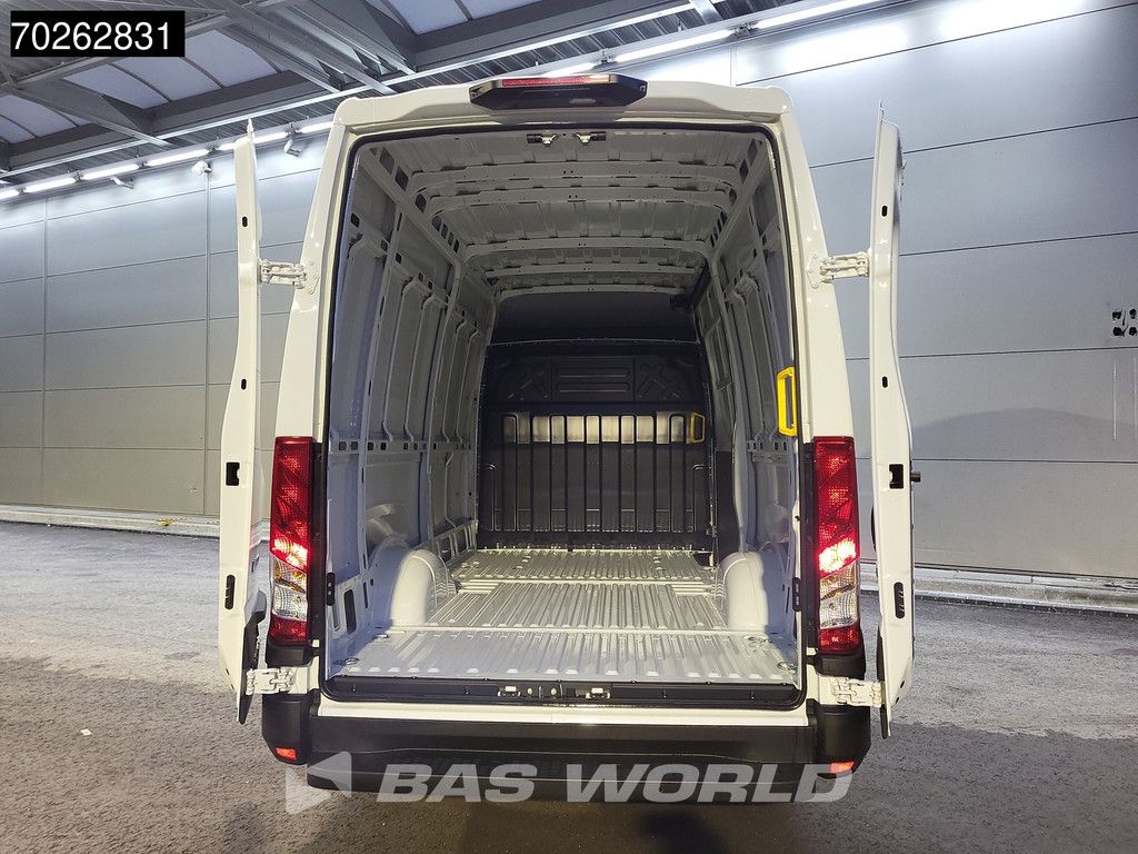 Iveco Daily 35S21 3.0L Automaat 210PK L2H2 2025-Model 3,5t Trekvermogen ACC LED CarPlay Camera Parkeersensoren Velgen Euro6 L2 12m3 A/C