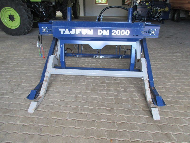 Tajfun DM 2000