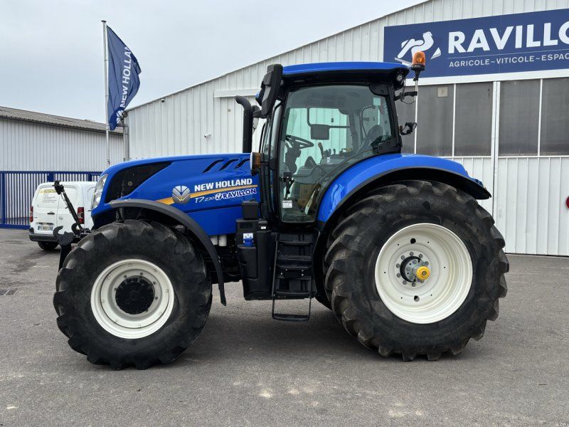 New Holland T7.230 classique