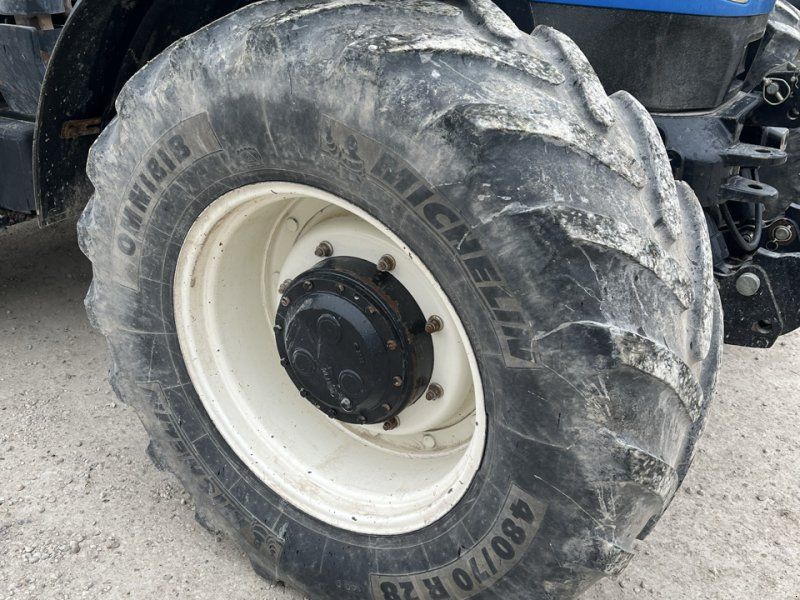 New Holland T6080