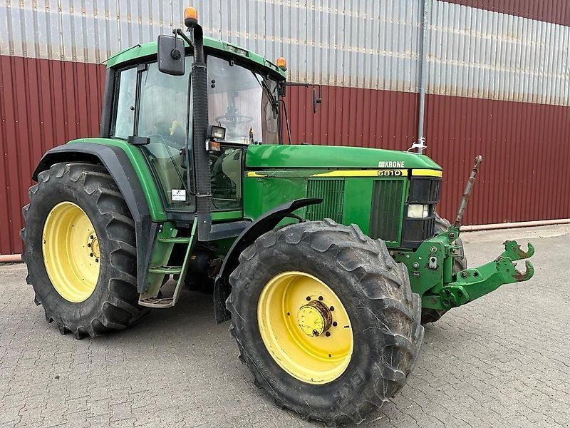 John Deere 6810