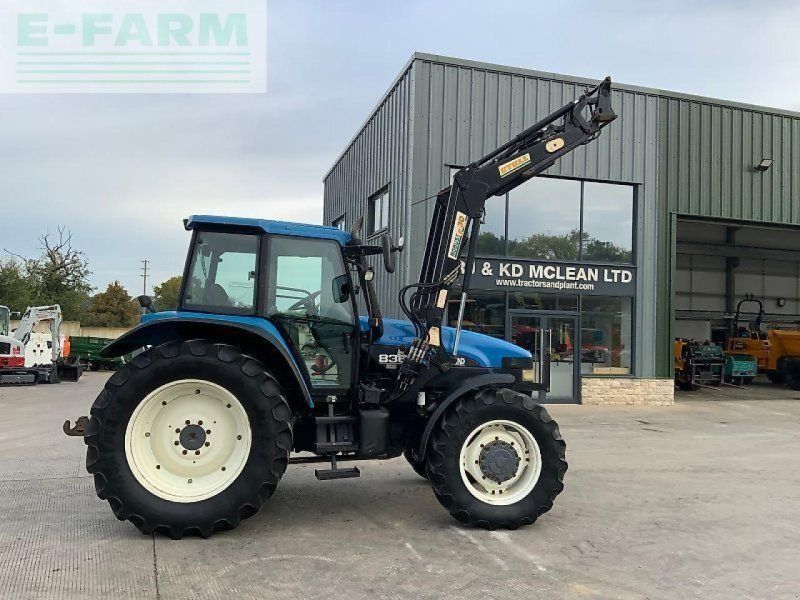 New Holland 8360  (st24392)