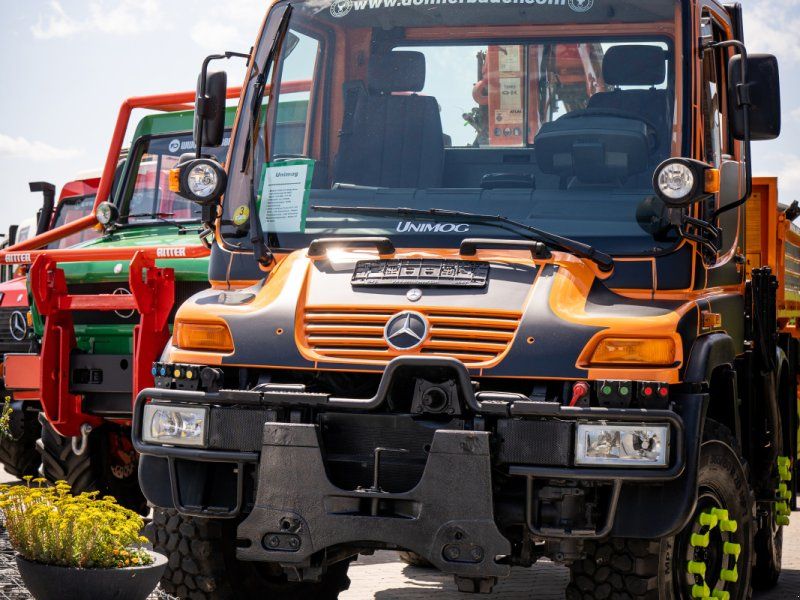 Mercedes-Benz Unimog U400 mit starken Ladekran , Funk, Kipper, Zapfwelle, Idea