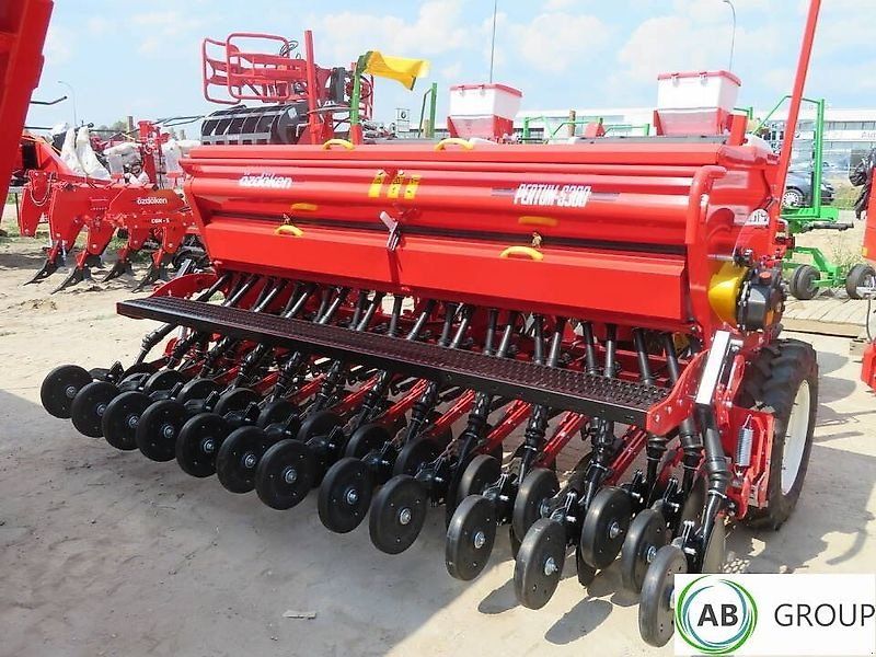 Mechaniczny siewnik zbożowy zaczepiany Pertum-S300 jednotalerzow
