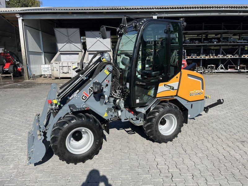 Giant 2700 HD+ mit Kabine Euro & Heckhydraulik Kat 2