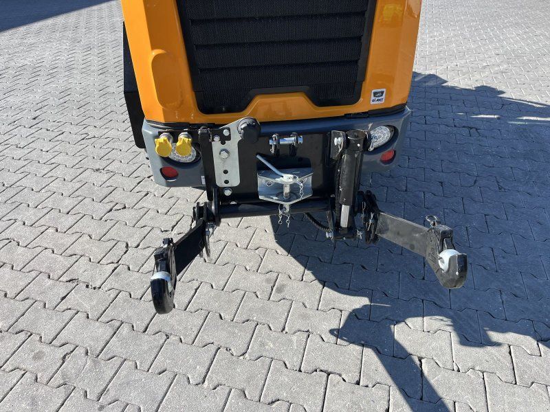 Giant 2700 HD+ mit Kabine Euro & Heckhydraulik Kat 2