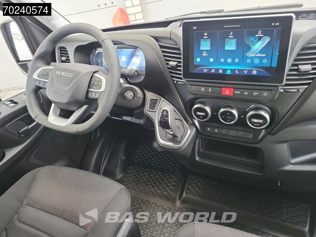 Iveco Daily 35C18 3.0L Black Edition Automaat 180PK L2H2 Dubbellucht 3,5t Trekgewicht ACC LED Navi Camera Parkeersensoren Euro6 L2 12m3 A/C