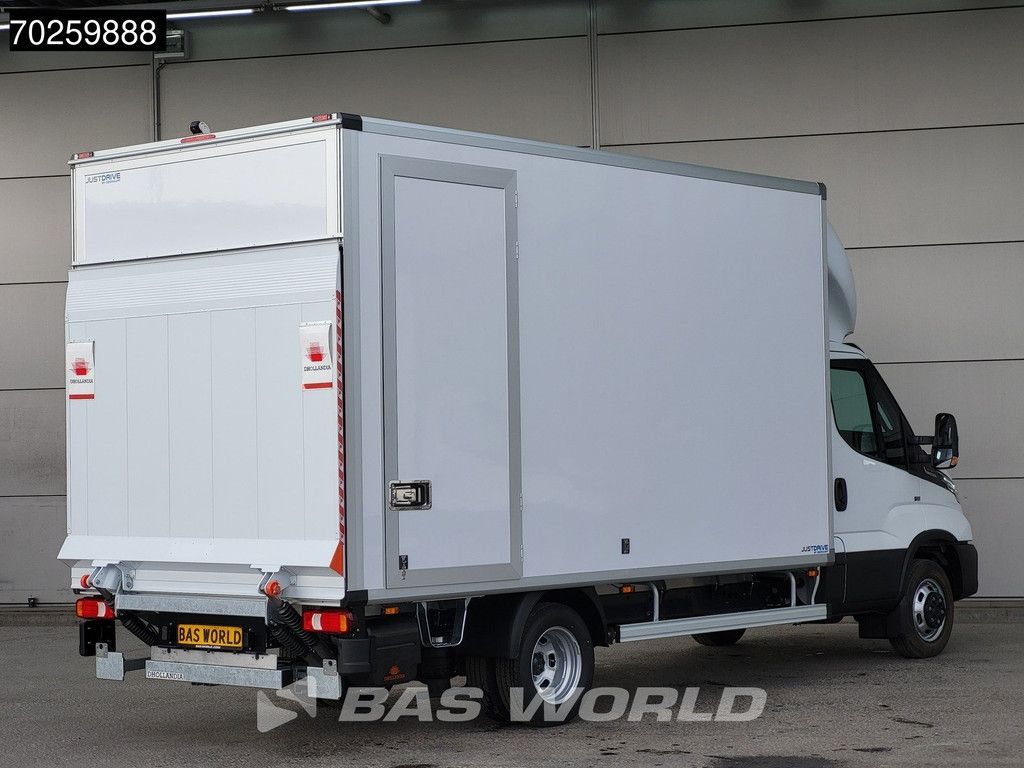 Iveco Daily 35C18 3.0L Automaat Luchtvering Laadklep Zijdeur Dubbellucht Bakwagen 180PK LED Airco Cruise Camera Lat om Lat D'Hollandia Euro6 Meubelbak Koffer 22m3 A/C Cruise control