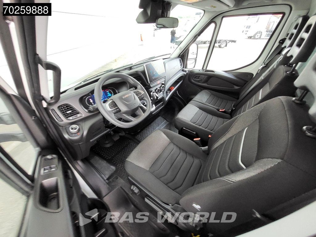 Iveco Daily 35C18 3.0L Automaat Luchtvering Laadklep Zijdeur Dubbellucht Bakwagen 180PK LED Airco Cruise Camera Lat om Lat D'Hollandia Euro6 Meubelbak Koffer 22m3 A/C Cruise control