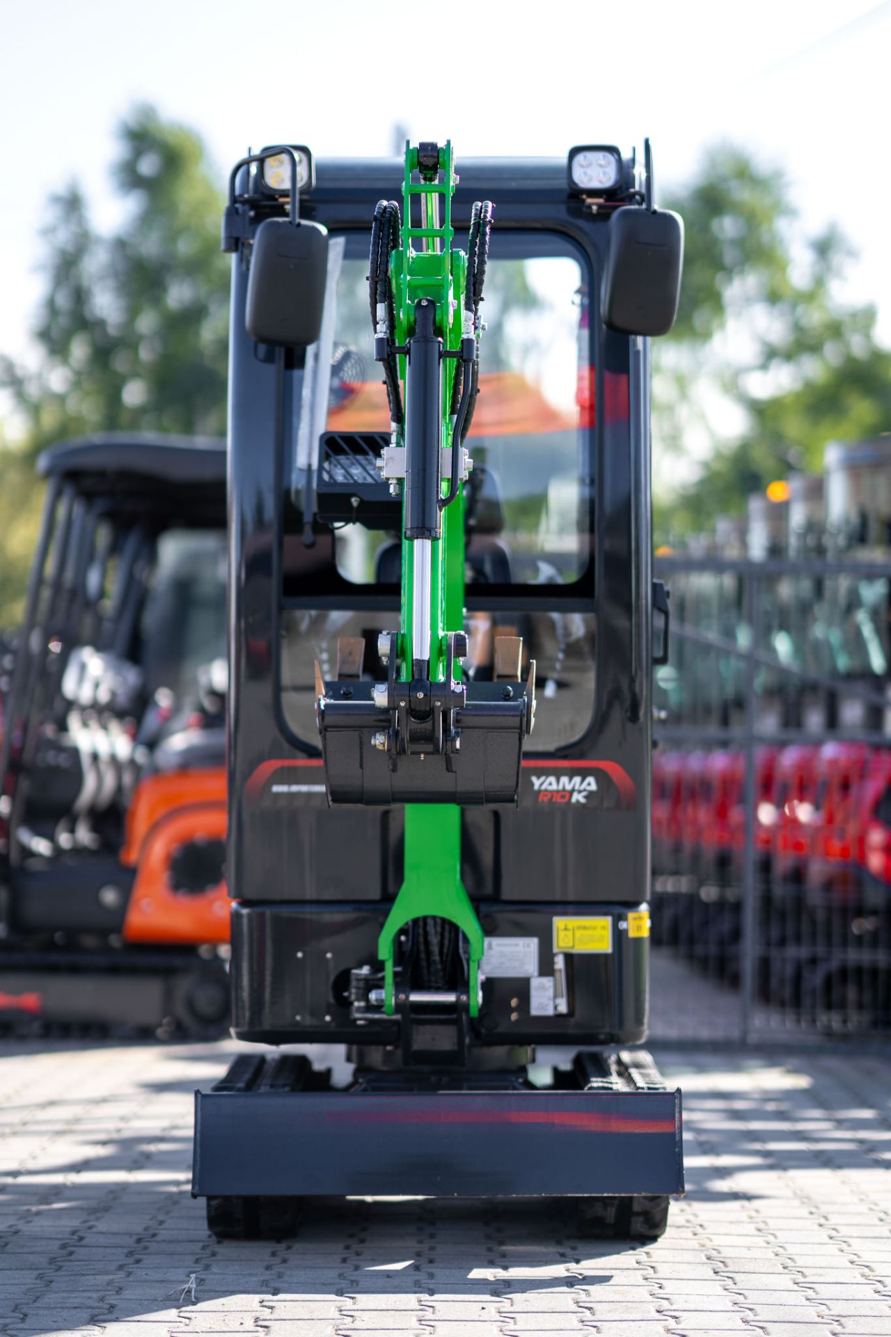 Kingway YAMA R10 Minibagger – mit Kabine, 13,5 PS Benzinmotor