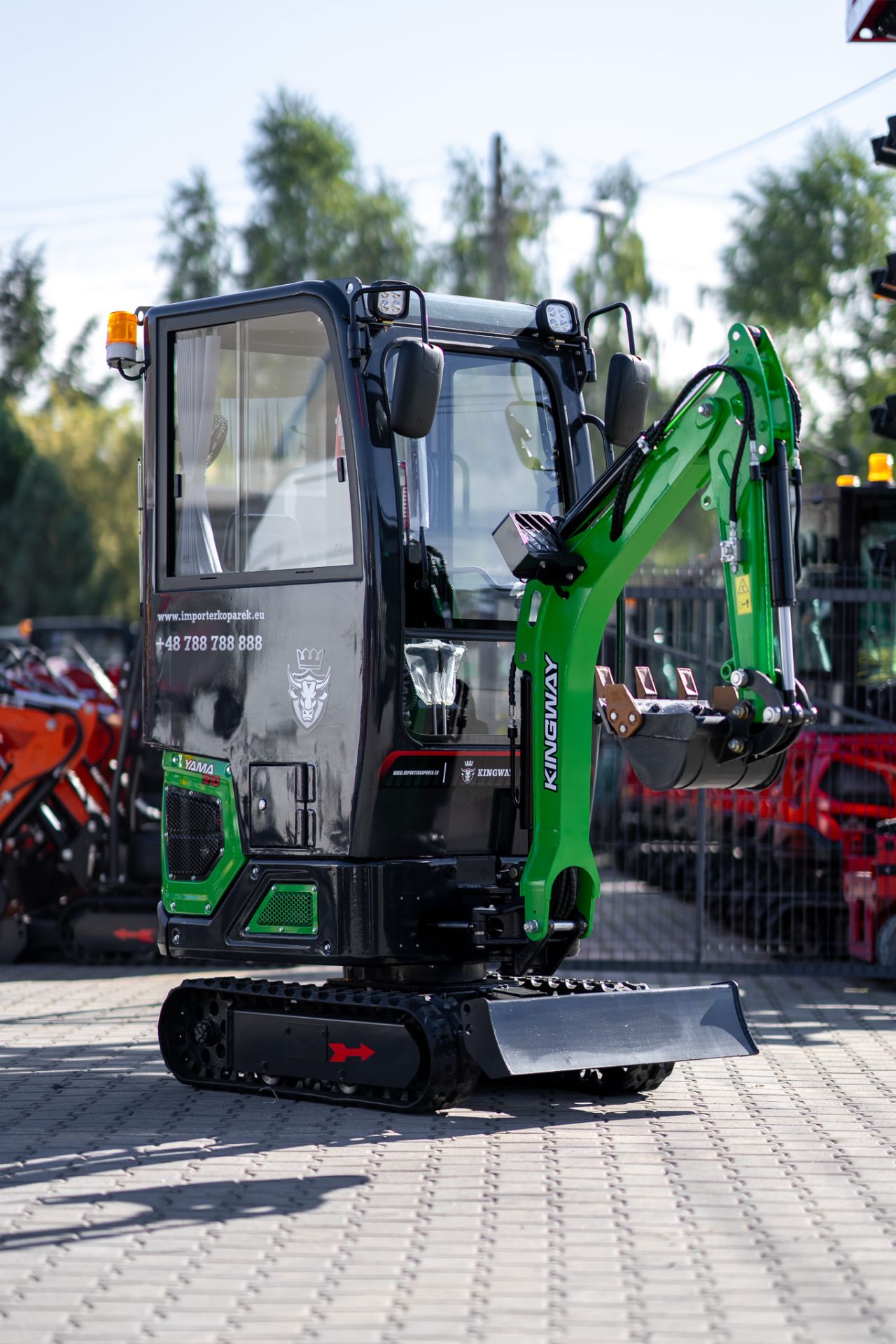 Kingway YAMA R10 Minibagger – mit Kabine, 13,5 PS Benzinmotor