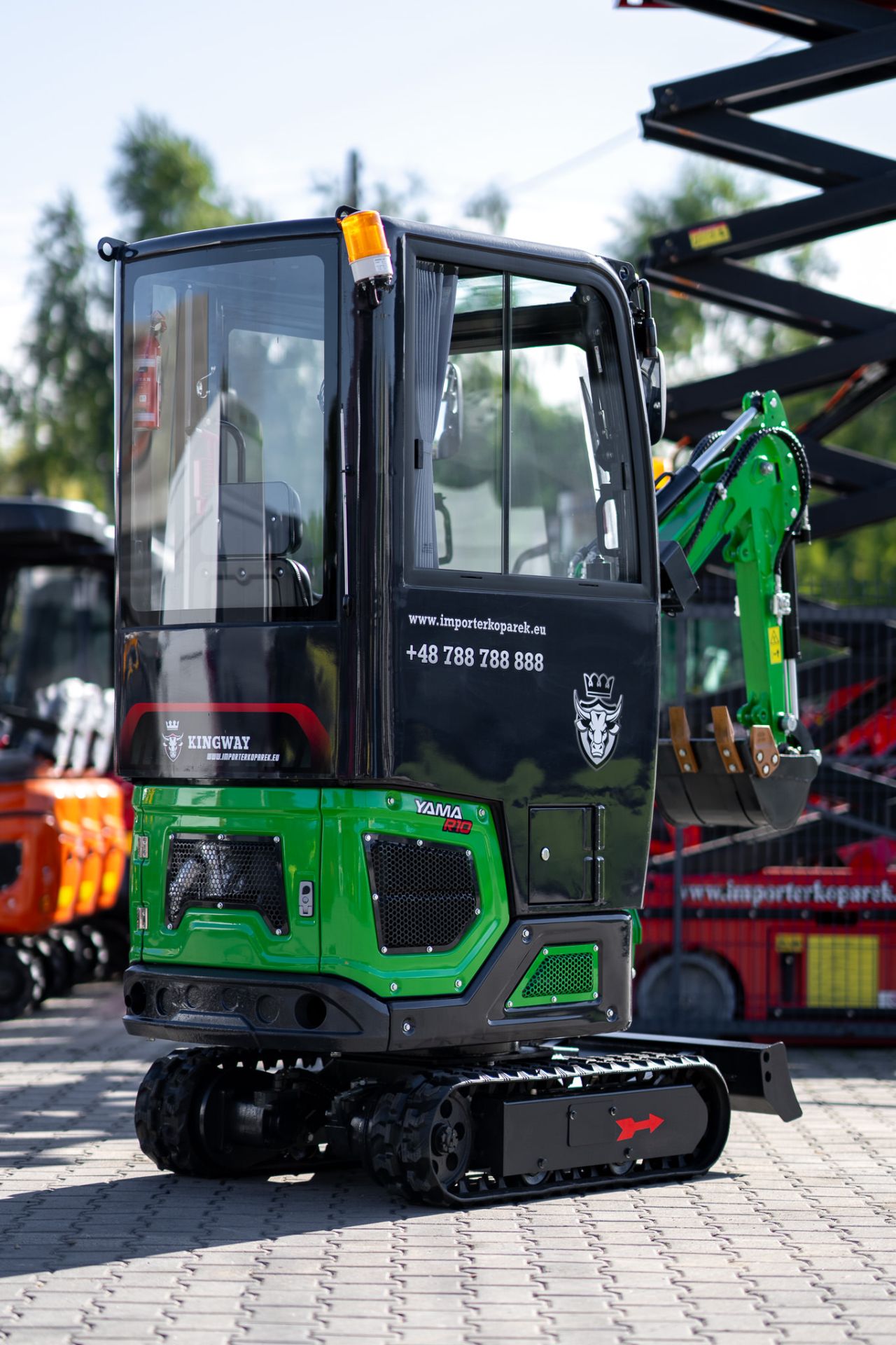 Kingway YAMA R10 Minibagger – mit Kabine, 13,5 PS Benzinmotor