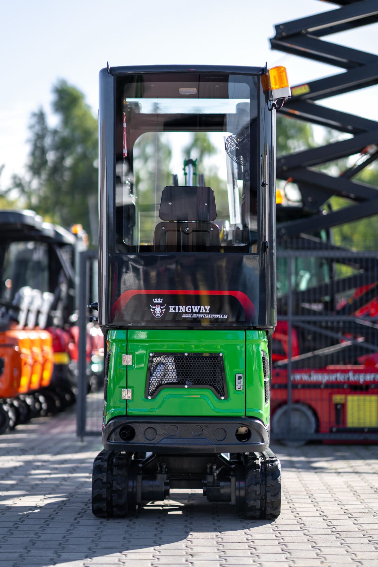 Kingway YAMA R10 Minibagger – mit Kabine, 13,5 PS Benzinmotor