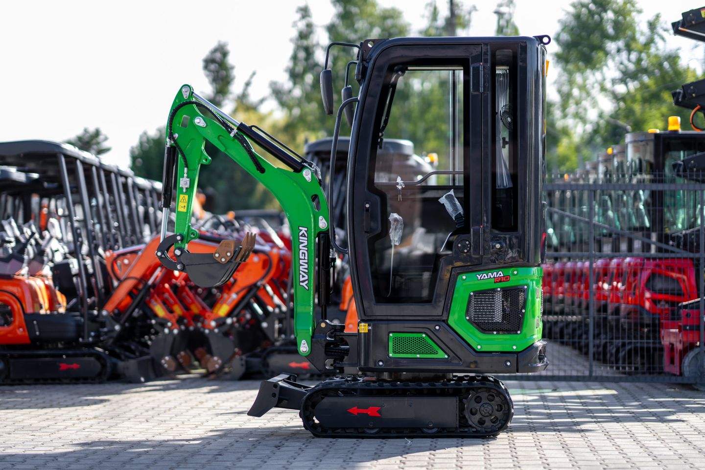 Kingway YAMA R10 Minibagger – mit Kabine, 13,5 PS Benzinmotor