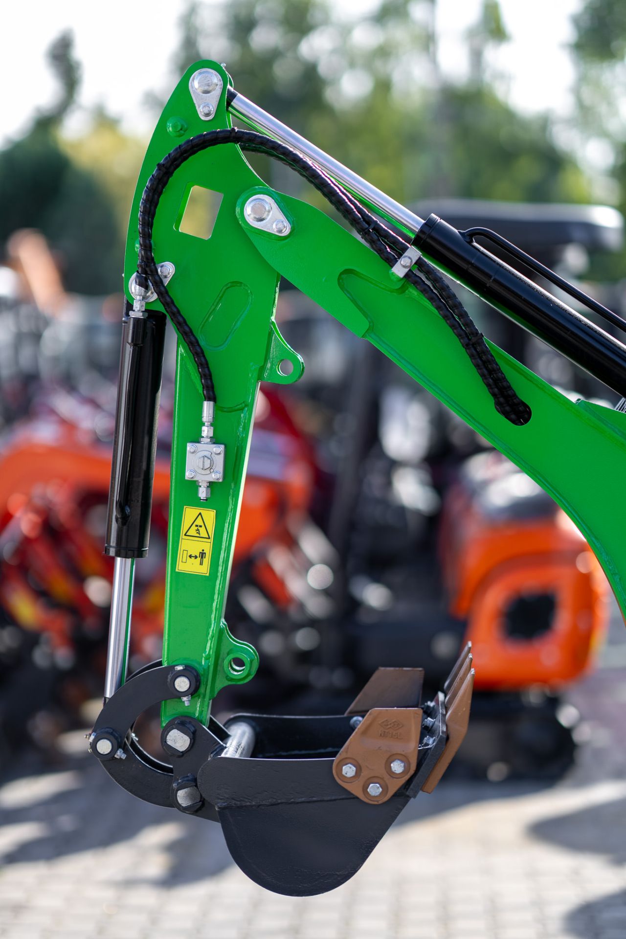Kingway YAMA R10 Minibagger – mit Kabine, 13,5 PS Benzinmotor
