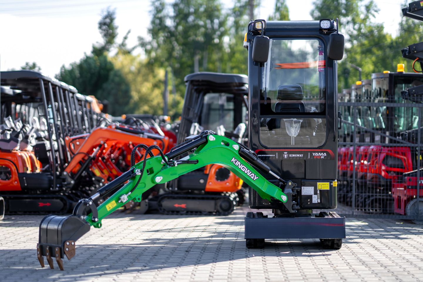 Kingway YAMA R10 Minibagger – mit Kabine, 13,5 PS Benzinmotor