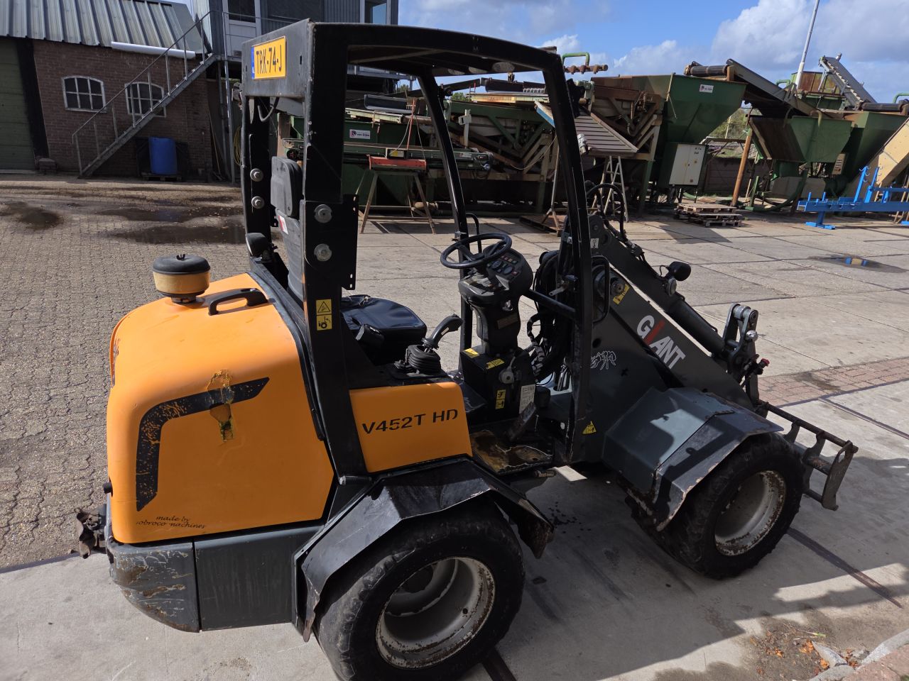 Giant V452T HD