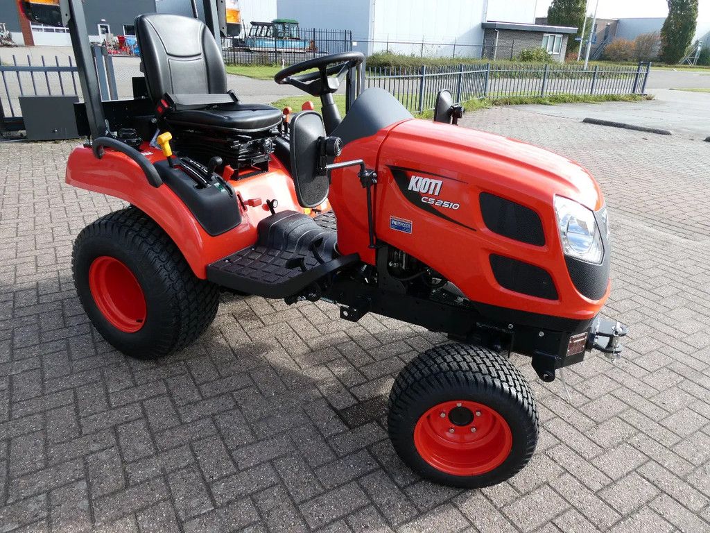Kioti CS2510 4wd HST / 00001 Draaiuren / Actieprijs
