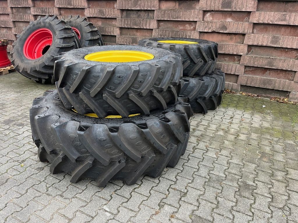 BKT 480/70 - R 28 580/70- R 38 WG4120