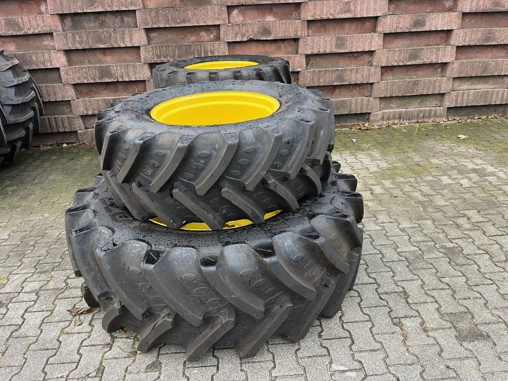 BKT 480/70 - R 28 580/70- R 38 WG4120