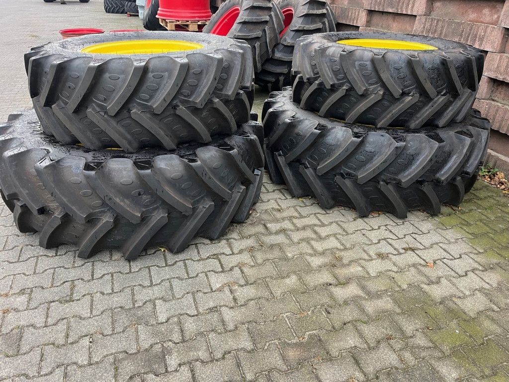BKT 480/70 - R 28 580/70- R 38 WG4120