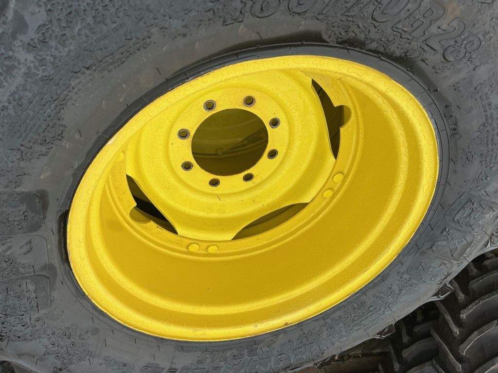 BKT 480/70 - R 28 580/70- R 38 WG4120
