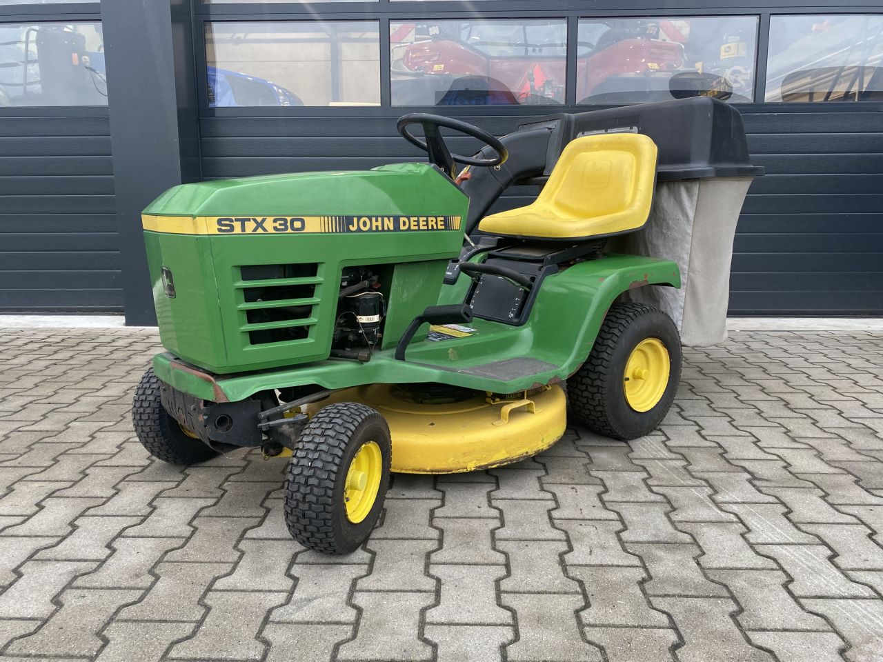 John Deere STX 30 Zitmaaier