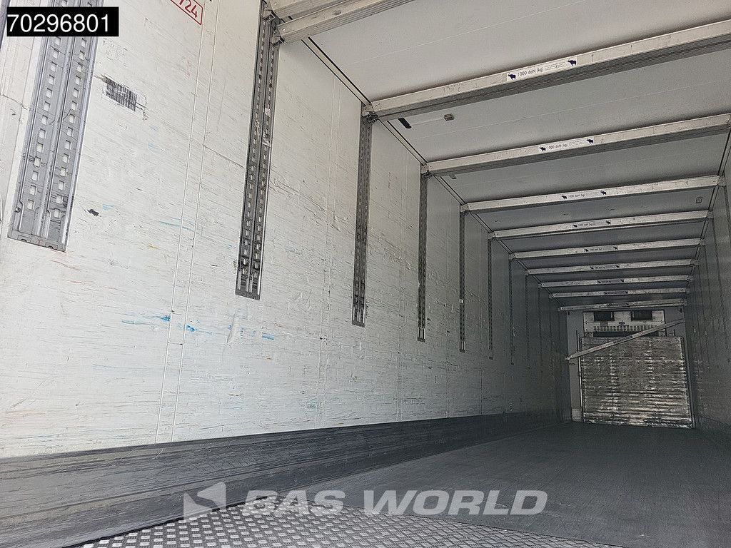 Schmitz SCB*S3B Doppelstock Lift Axle