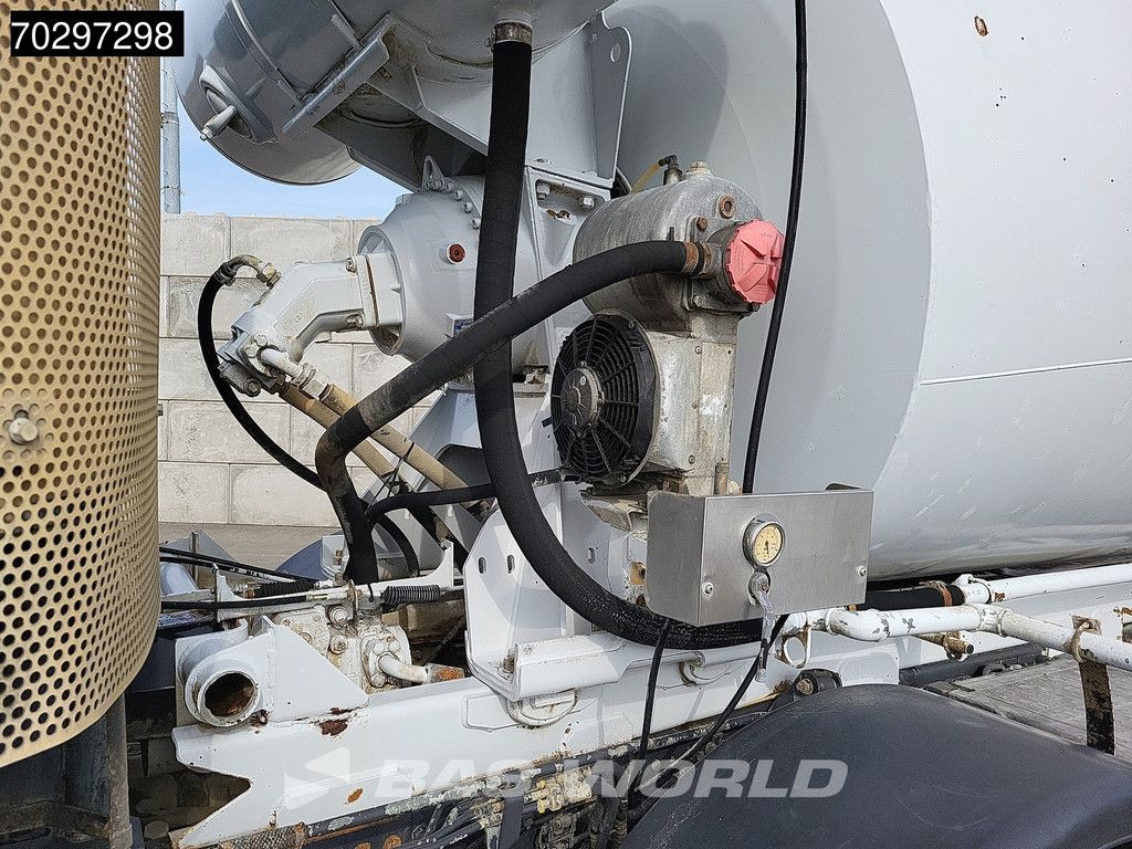 Mercedes Actros 3236 8X4 9m3 Liebherr 3-Pedals Steelsuspension Big-Axle Euro 3