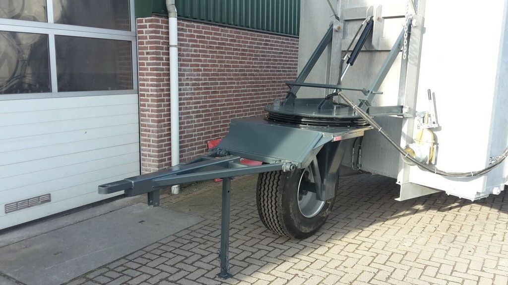 Mestcontainer met neuswiel