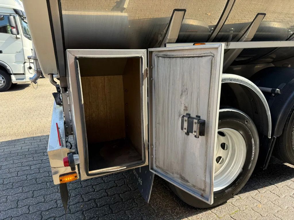 Magyar VM Tarm 19.000L RVS/INOX Melk/Milk/Milch Food 3 Rooms Liftas