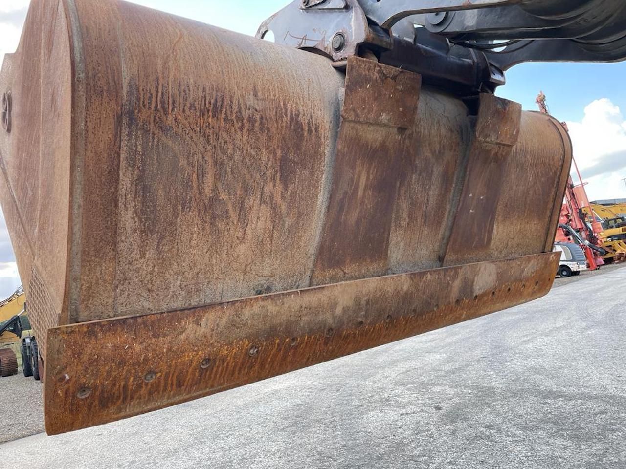Dichte bak Volvo L220 Eurosteel