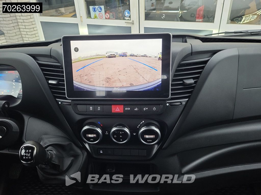 Iveco Daily 35C18 3.0L Open Laadbak 180PK Dubbel Cabine 2025-Model 3,5t Trekvermogen Navi Airco Cruise Camera Euro6 Pritsche Pickup 3m3 A/C Double cabin Cruise control