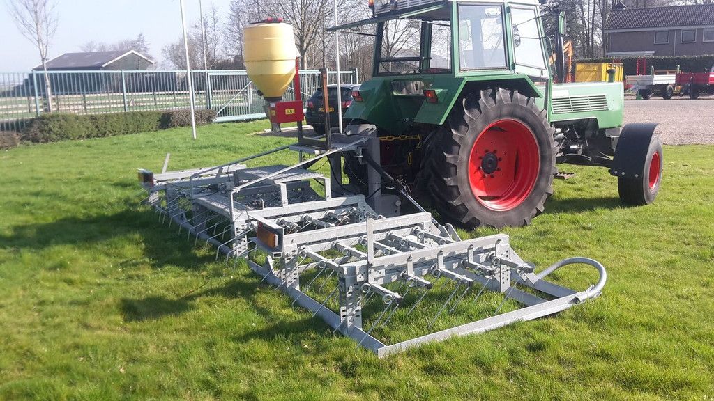 Graslandverzorgingsmachine meadow aerator