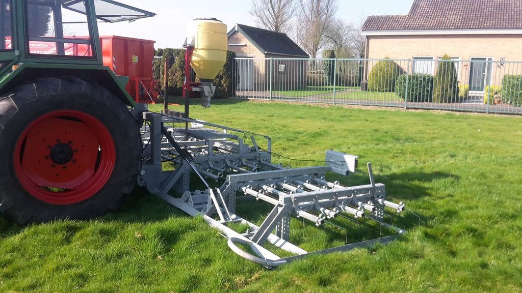 Graslandverzorgingsmachine meadow aerator