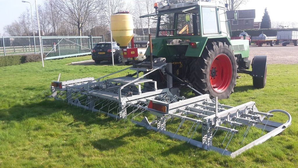 Graslandverzorgingsmachine meadow aerator