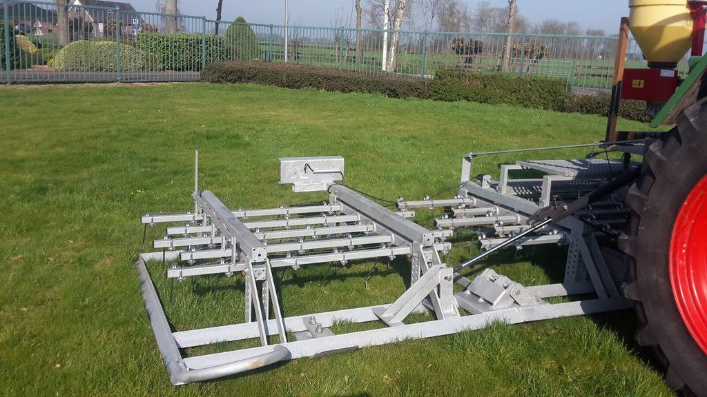 Graslandverzorgingsmachine meadow aerator